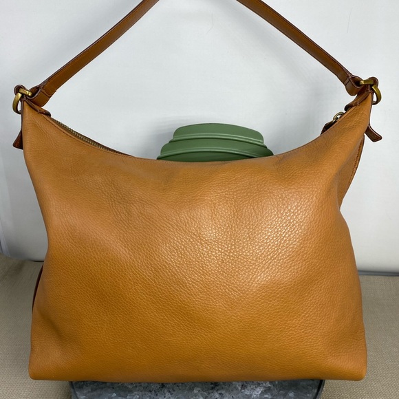 FOSSIL TAN PEBBLED LEATHER “HOBO-STYLE” SATCHEL - Picture 2 of 9